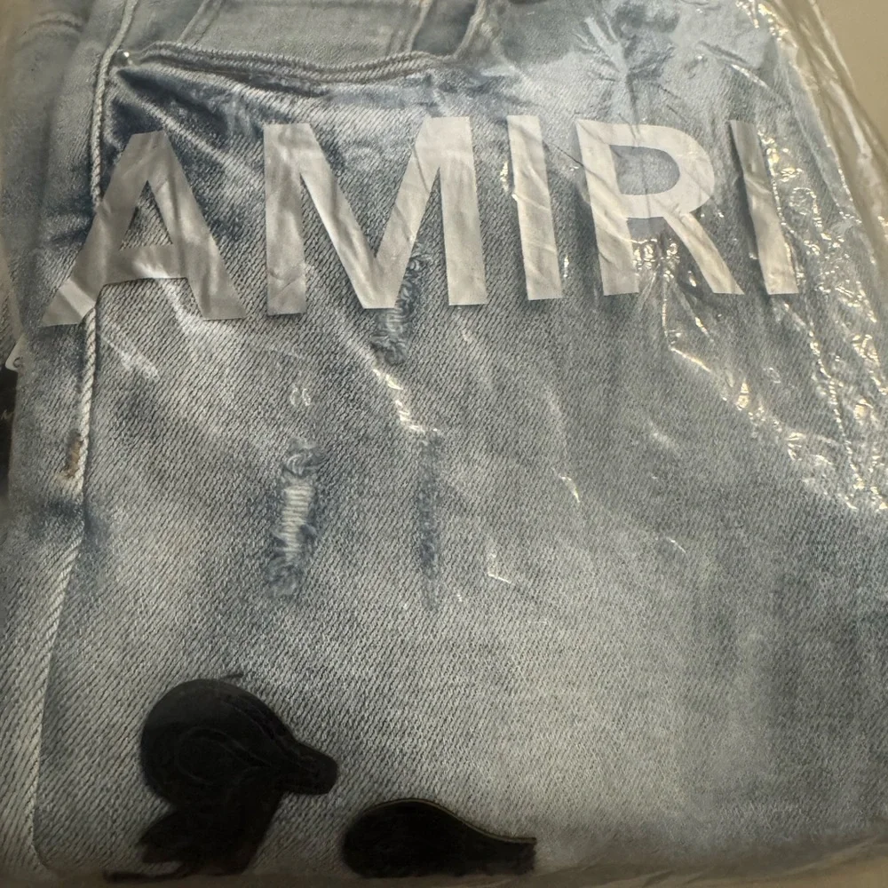 Amari Old English distressed skinny jeans in a light blue wash size 38 - Picture 3 of 17